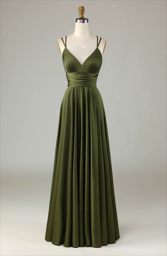 Robe de bal simple, longue robe olive coupe A sans manches de demoiselle d'honneur