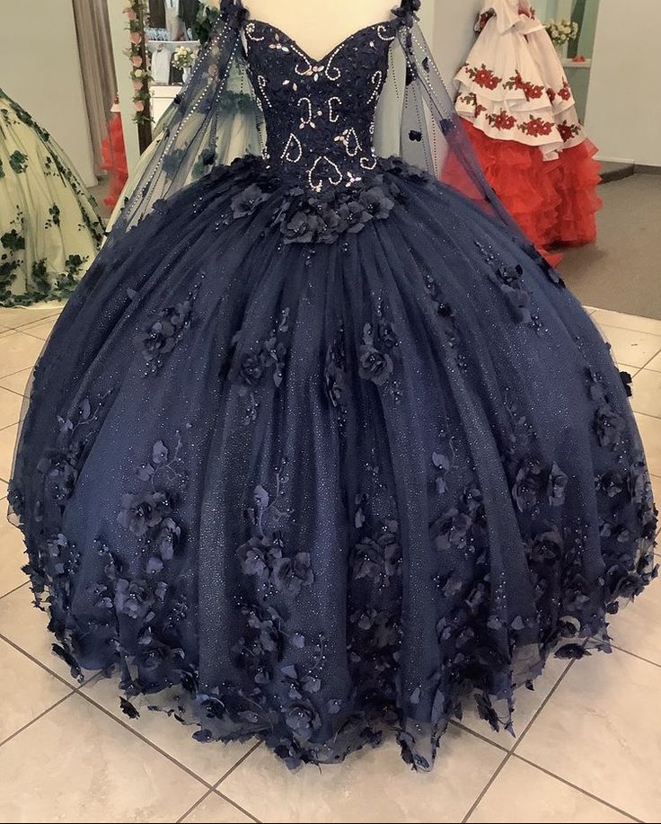 Robe de quinceañera, robe de bal avec appliqués de dentelle, perles et corset lacé au dos, robe de 16 ans